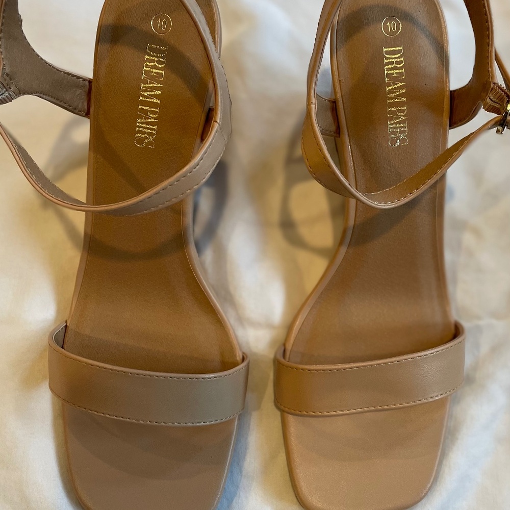 Size 10 Women’s Wedge Sandal Dream Paris